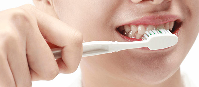 치아교정기 장착 칫솔질 교육